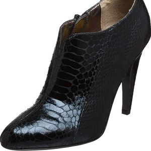 Sam Edelman Whitely Ankle Black Snake Boots 7.5